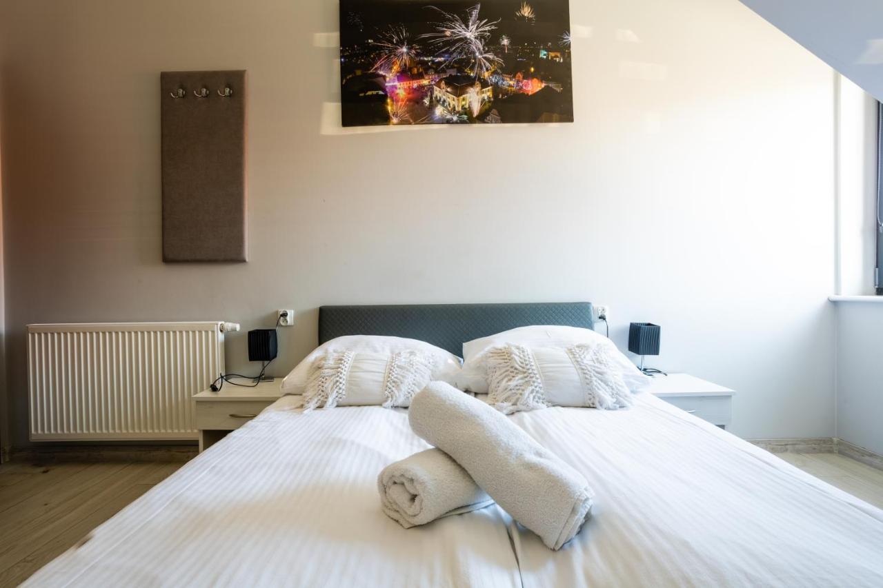 Noclegijarocin Bed & Breakfast ภายนอก รูปภาพ