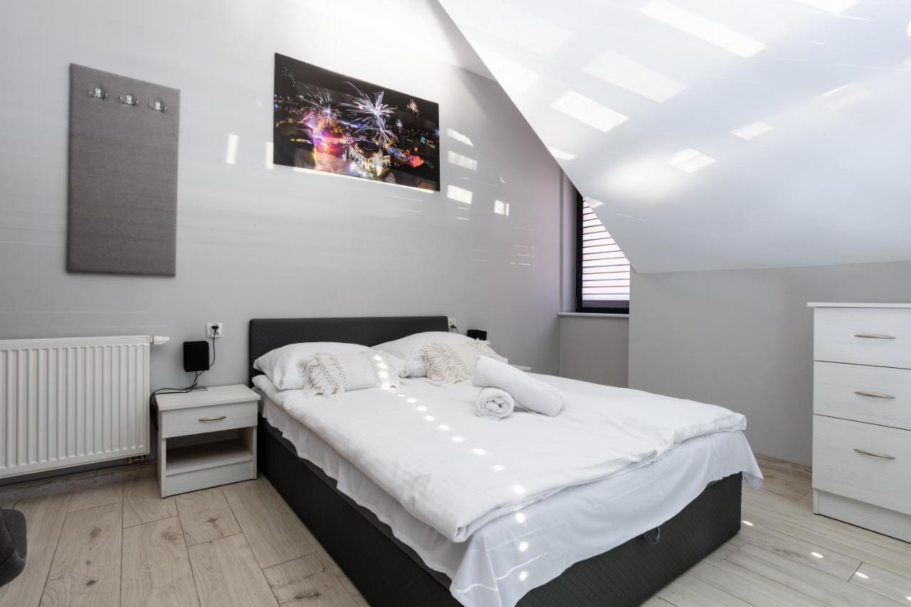 Noclegijarocin Bed & Breakfast ภายนอก รูปภาพ
